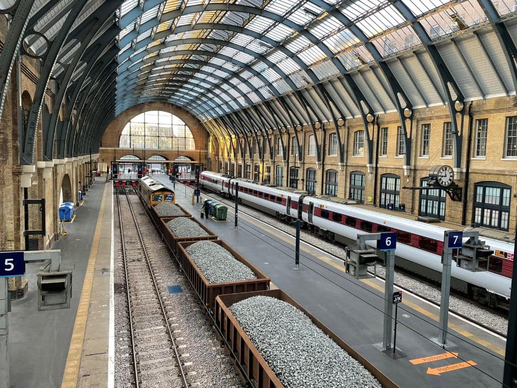 24-hour luggage storage near London King's Cross